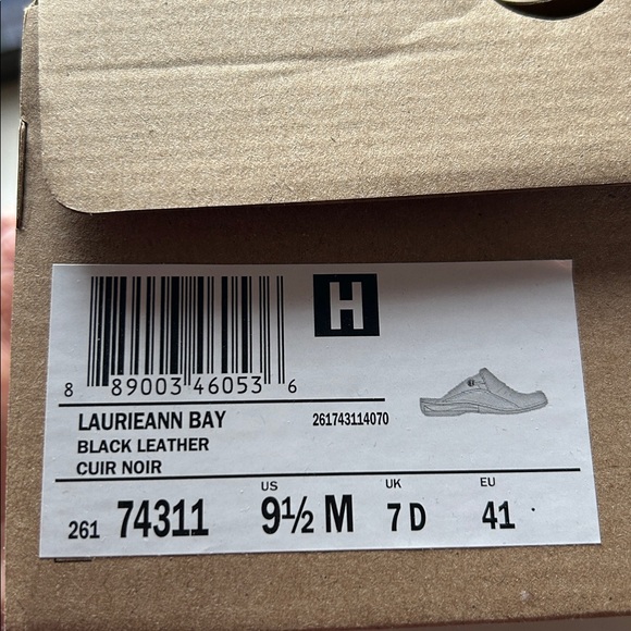 Clarks Comfort Black Leather Casual Mules - Picture 6 of 6